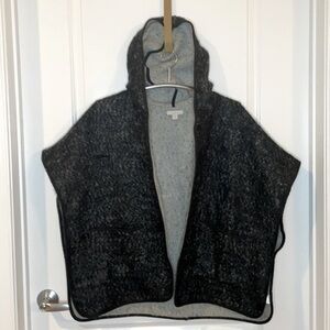 LOFT | Women’s Charcoal Gray / Black LOFT Hooded Poncho with Front Pockets